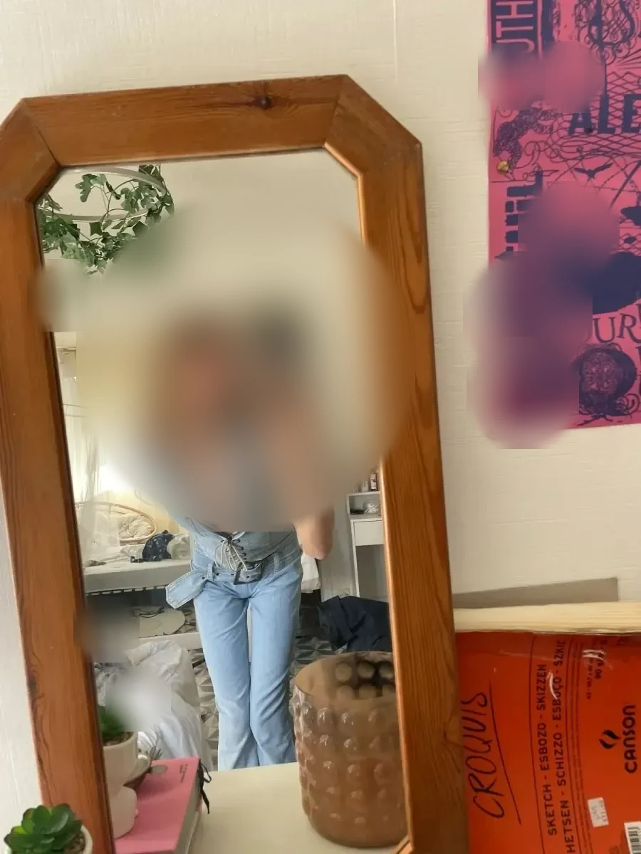 Laura &mdash; Photo 1